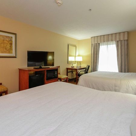 Hampton Inn & Suites Detroit/Chesterfield Exteriör bild